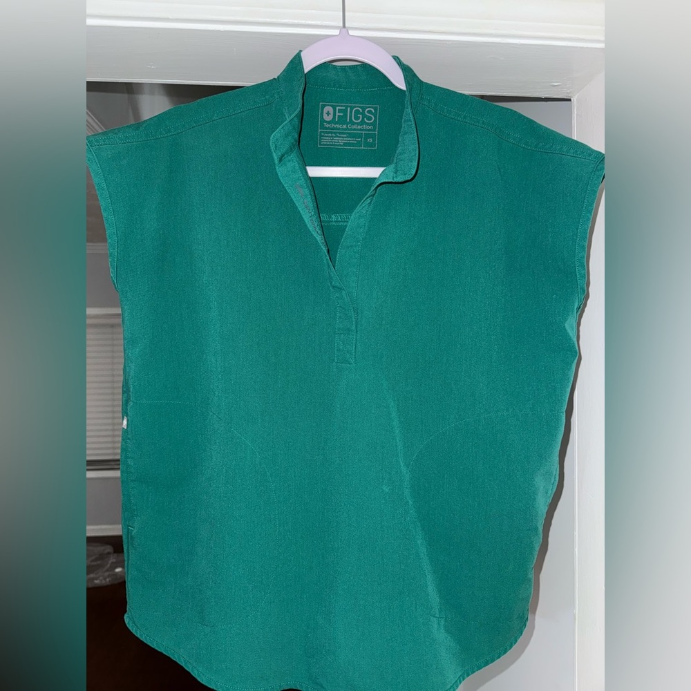 Figs Rafaela  Scrub Top, size extra small, hunter green